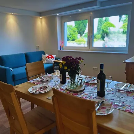 Apartment Frankenherz-apartments - Premium Mit Terrasse, Nahe Playmobil-funpark & Zur Messe, Self-check-in Grosshabersdorf