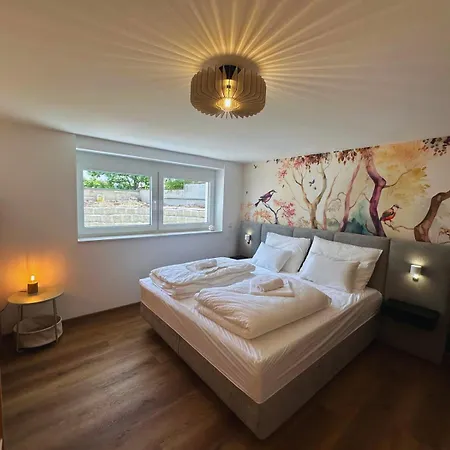 Frankenherz-apartments - Premium Mit Terrasse, Nahe Playmobil-funpark & Zur Messe, Self-check-in Grosshabersdorf