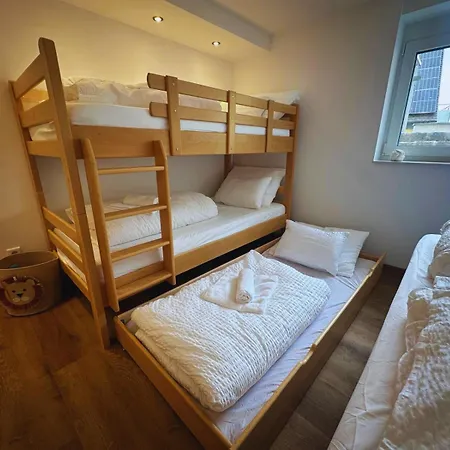 Apartment Frankenherz-apartments - Premium Mit Terrasse, Nahe Playmobil-funpark & Zur Messe, Self-check-in